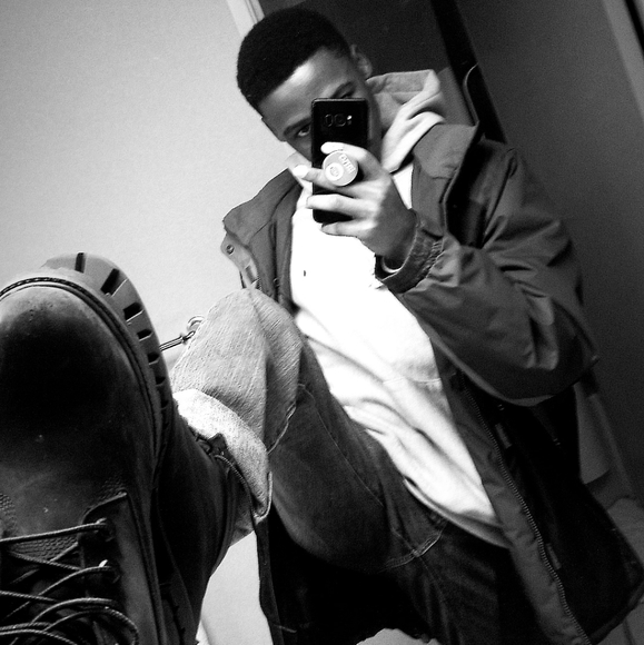 Meet your Posher, Elli - Picture 1 of 1